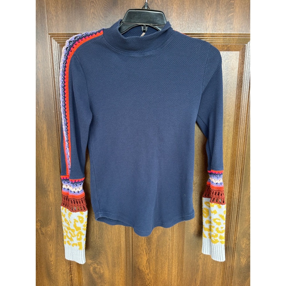 FREE PEOPLE Women Boho Switch It Up Blue Cuff Thermal Embroidered Knit Sleeves M